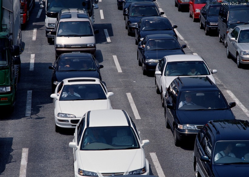 交通拥挤尾气排放图片