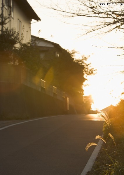 夕阳的城镇图片