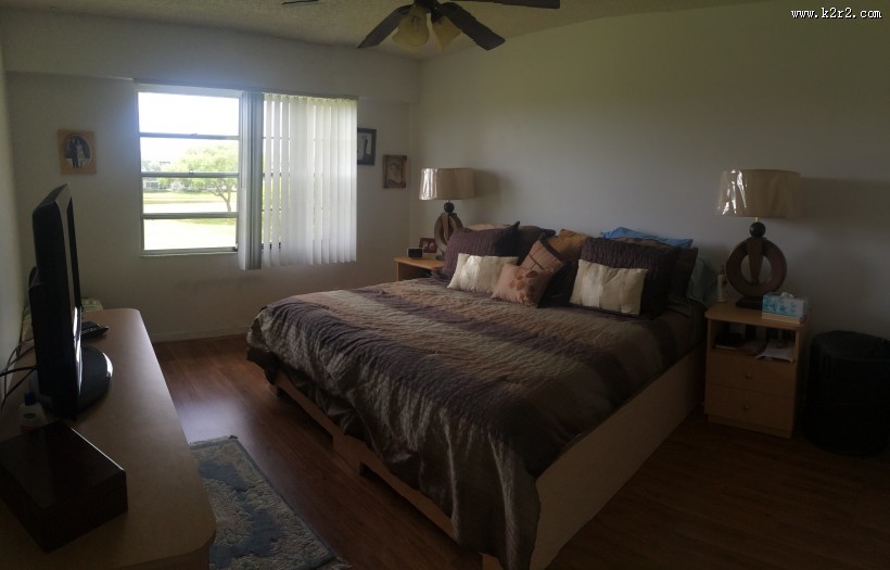 干净舒适的床图片