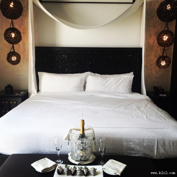 干净舒适的床图片