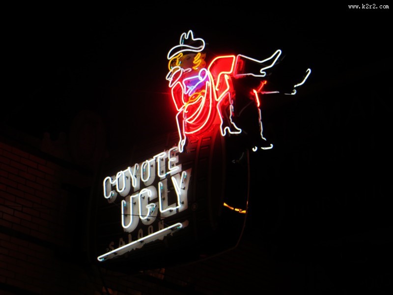 璀璨夺目的霓虹灯图片