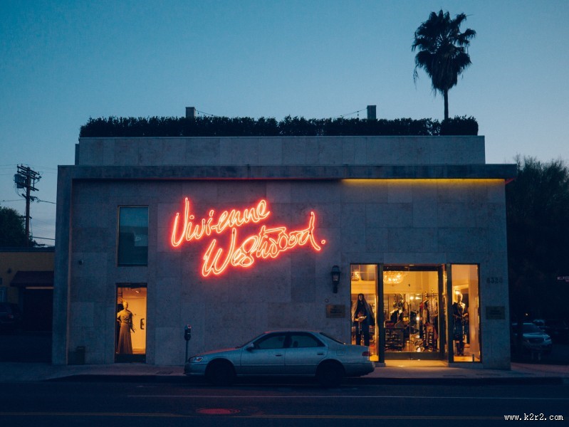 璀璨夺目的霓虹灯图片