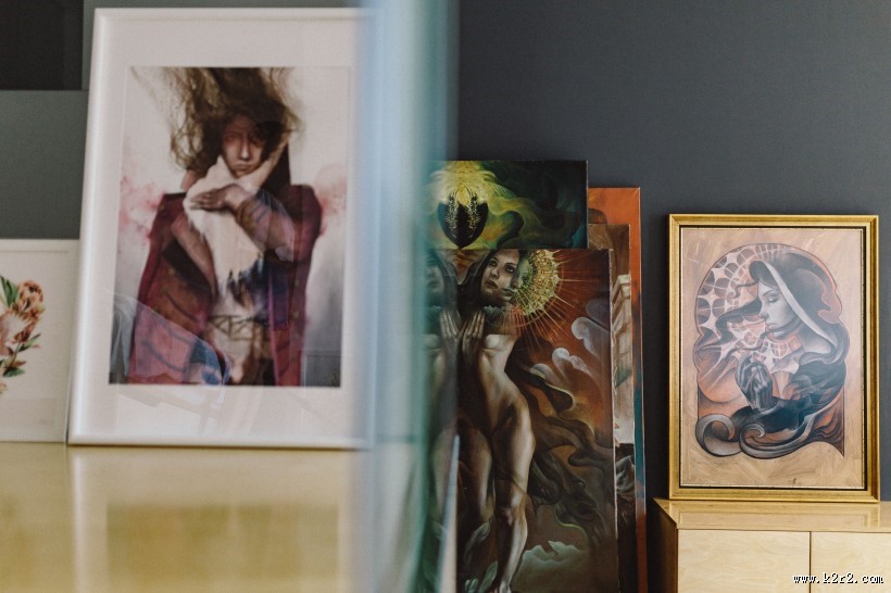 现代设计的阁楼公寓图片