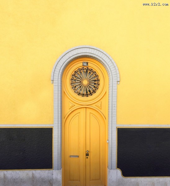 颜色各异的门图片大全