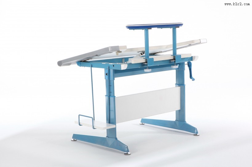 色彩好看的儿童桌椅图片