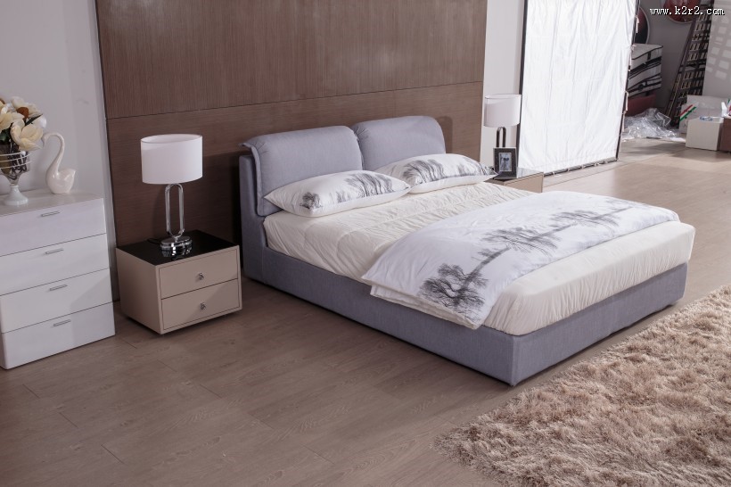 柔软舒适的大床图片