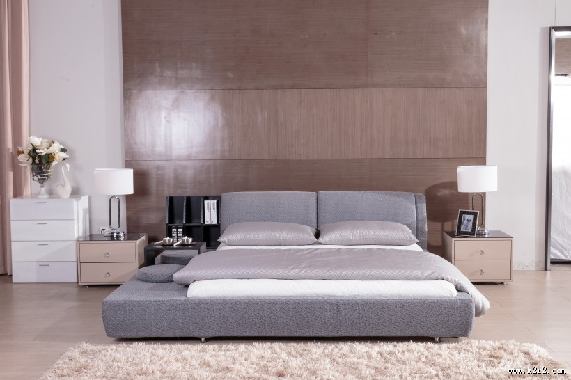 柔软舒适的大床图片