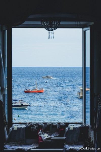 打开的窗户图片