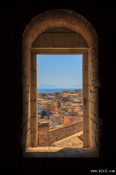 打开的窗户图片