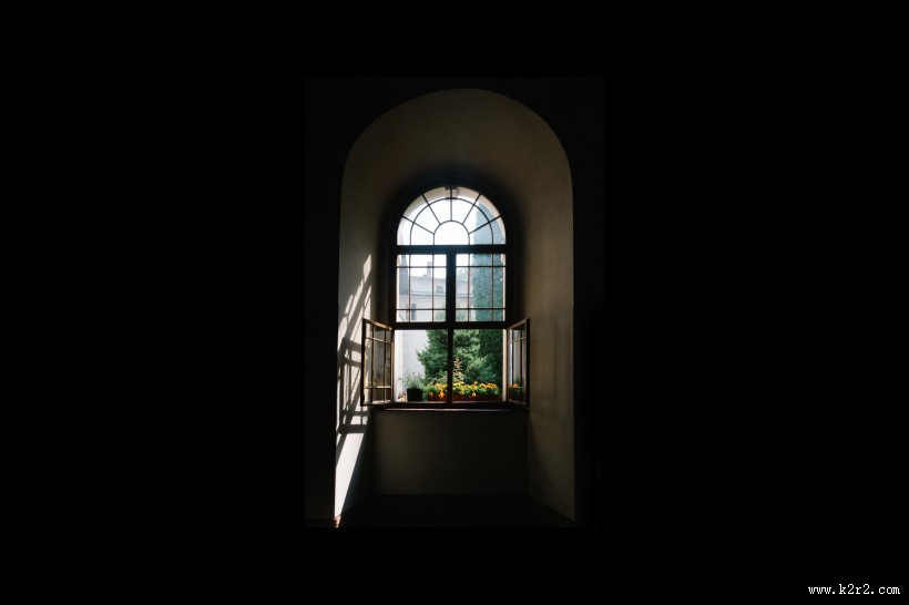 打开的窗户图片