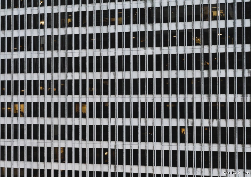 整齐的窗户图片