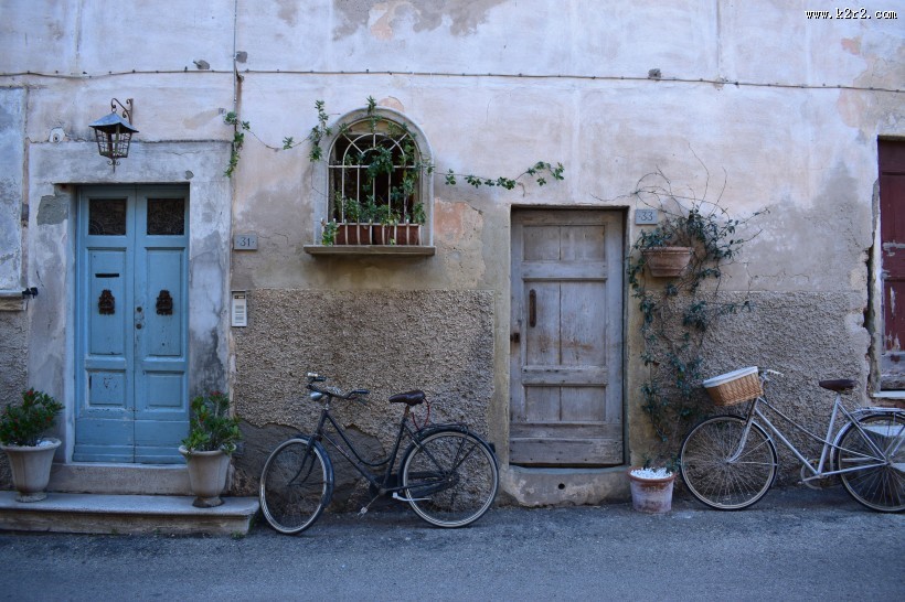 街边的门和窗图片