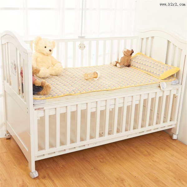 可爱的婴儿床图片