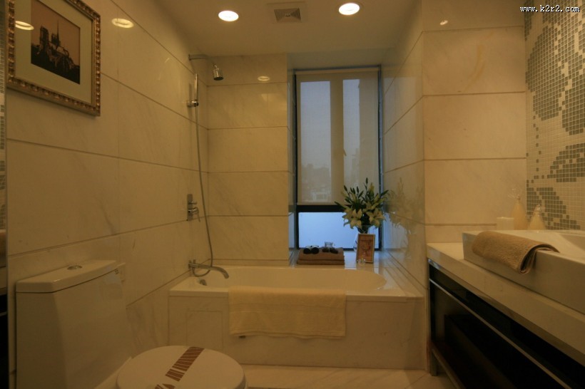 中海景晖华庭卫生间图片