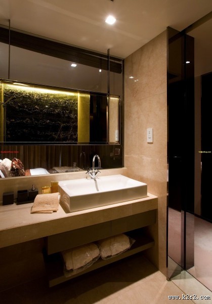 梁志天-上海浦东汤臣一品卫生、衣帽间图片大全