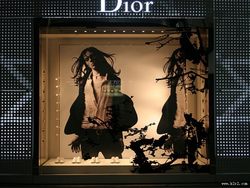 Dior橱窗设计图片