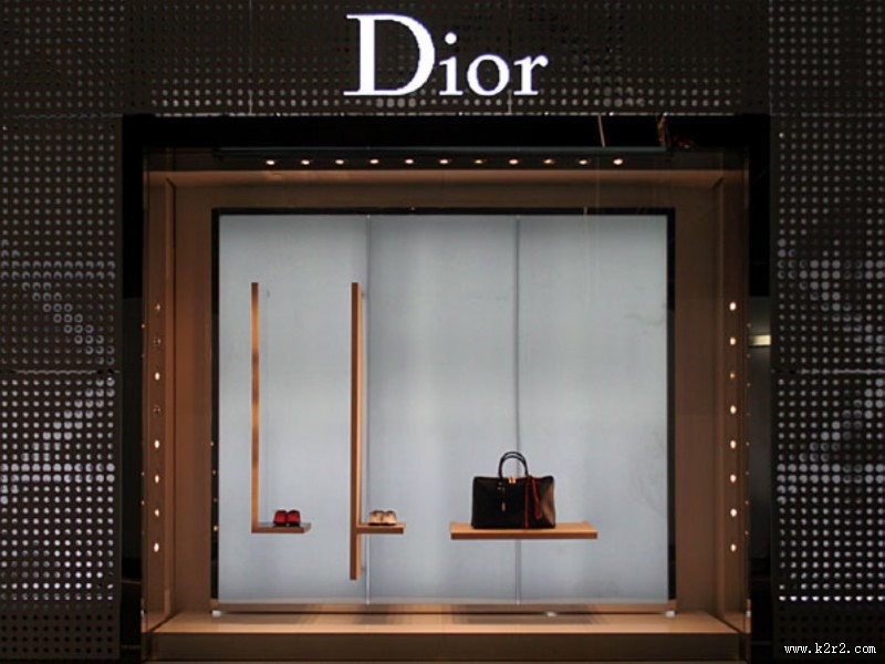 Dior橱窗设计图片