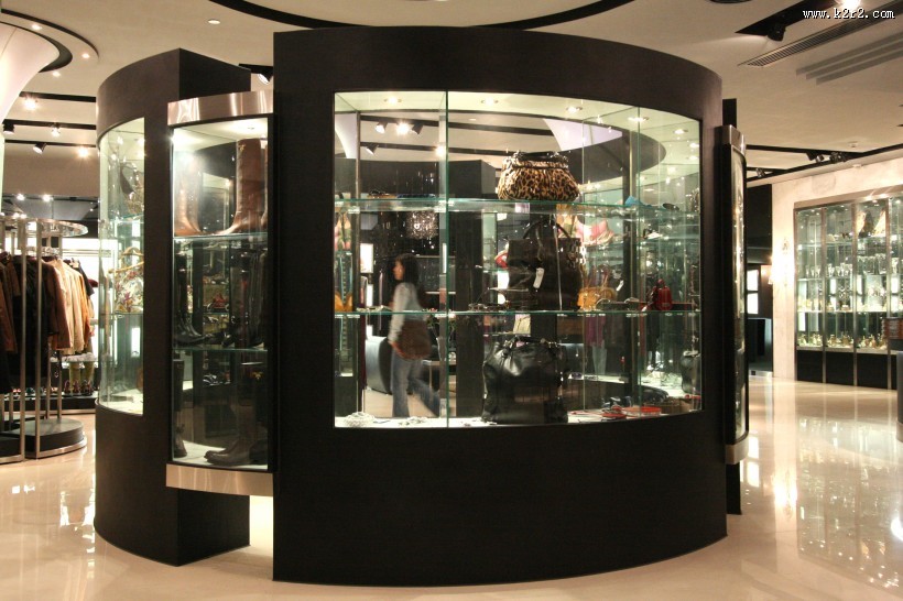 澳门nicole时装商场装潢设计图片