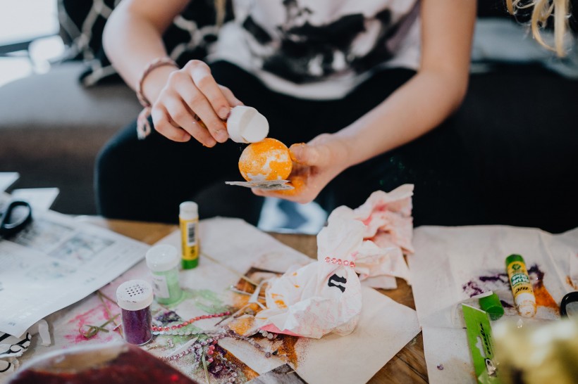 复活节彩蛋的装饰过程图片大全