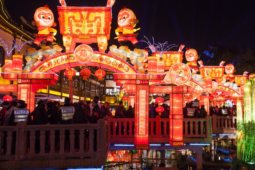 民族韵味浓厚的灯会图片