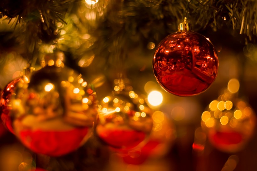 圣诞主题彩色装饰球图片