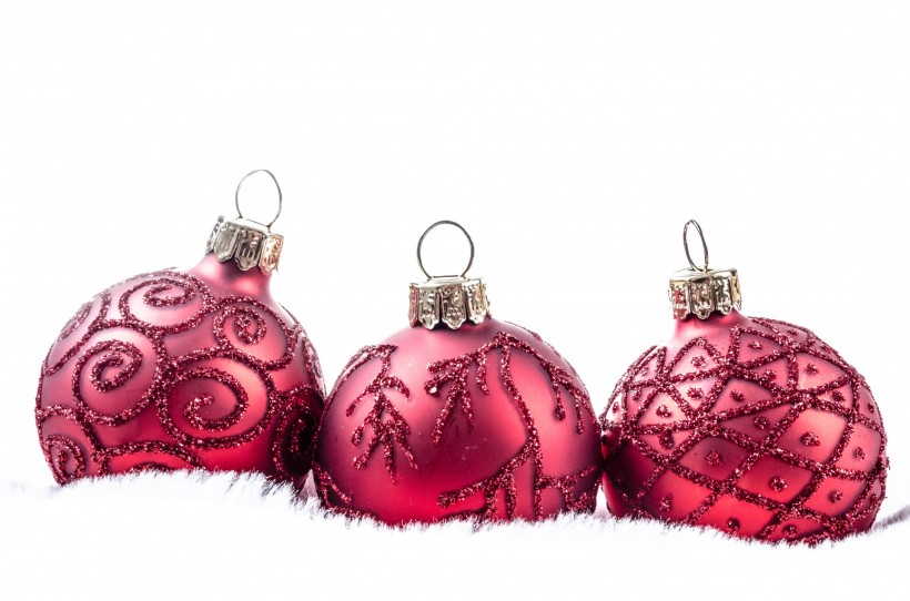 红色圣诞彩球图片