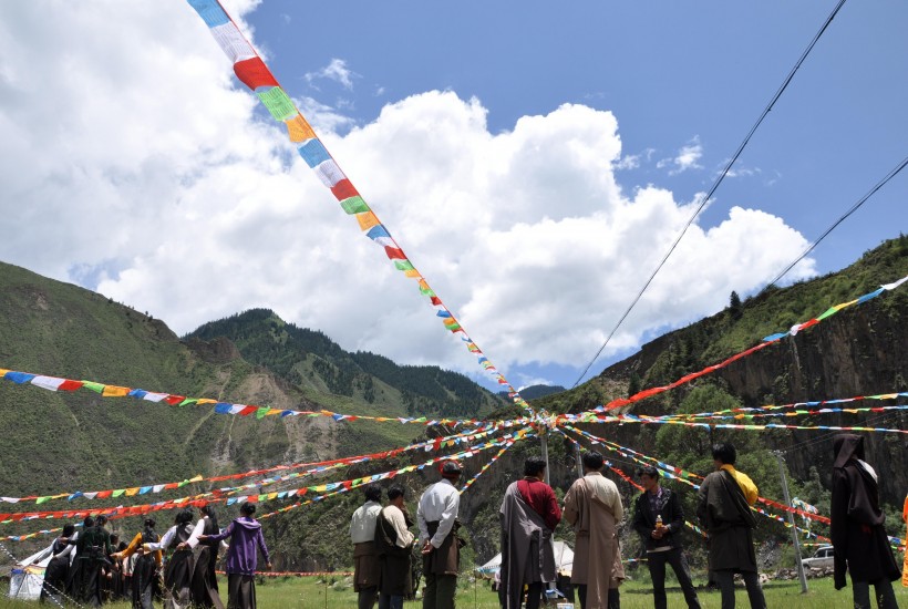 藏区耍坝子节日图片