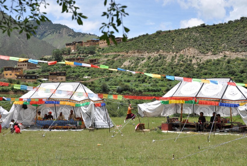 藏区耍坝子节日图片