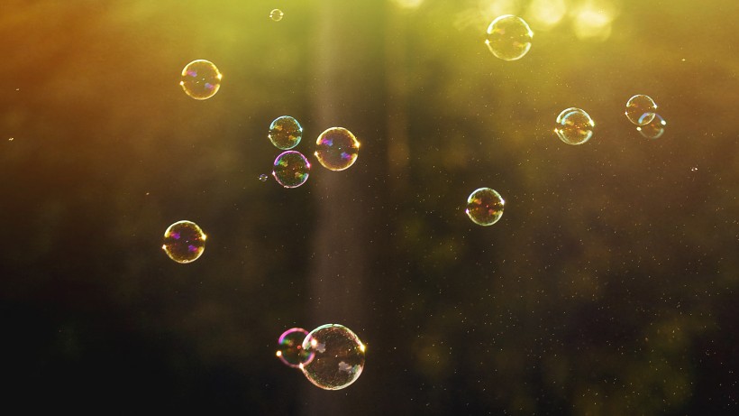 午后唯美梦幻多彩的泡泡背景图片大全