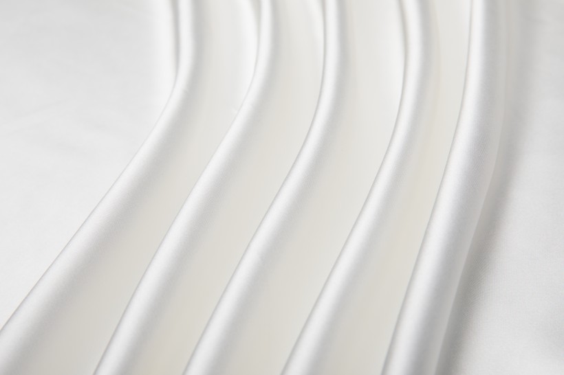 白色丝绸背景图片