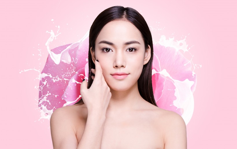 补水美白广告美女背景图片