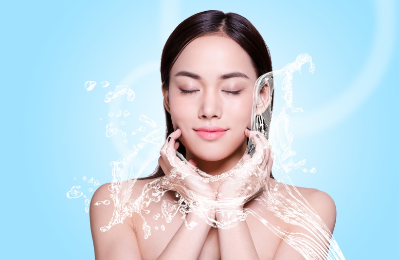 补水美白广告美女背景图片