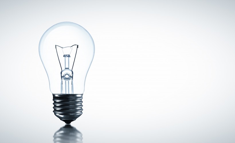 点亮的灯泡图片