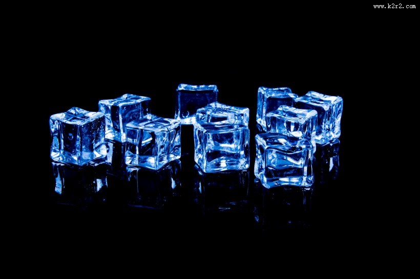 蓝色冰块图片大全
