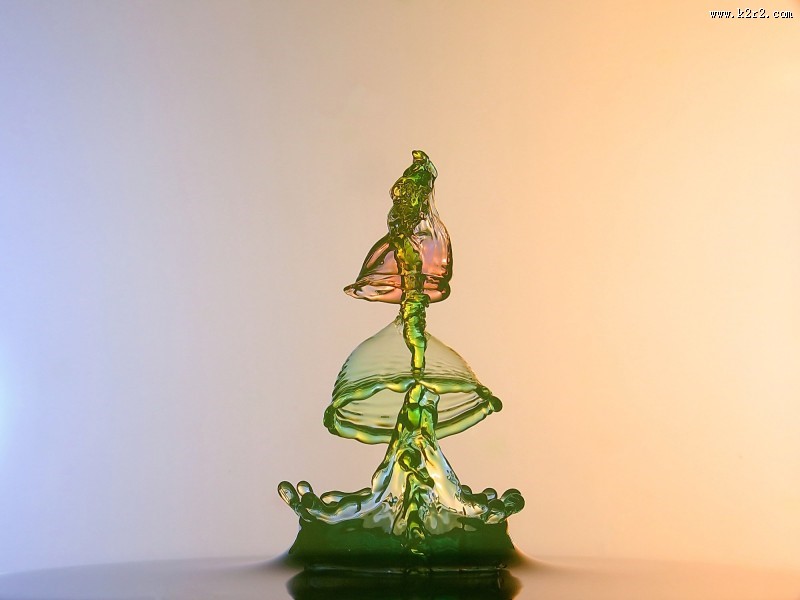 飞溅的水滴图片