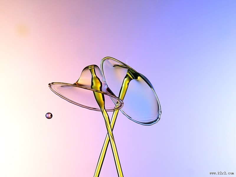 交叉的水花图片