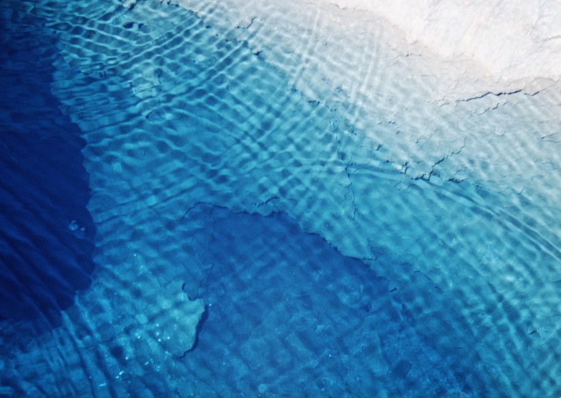 湖面水波纹图片