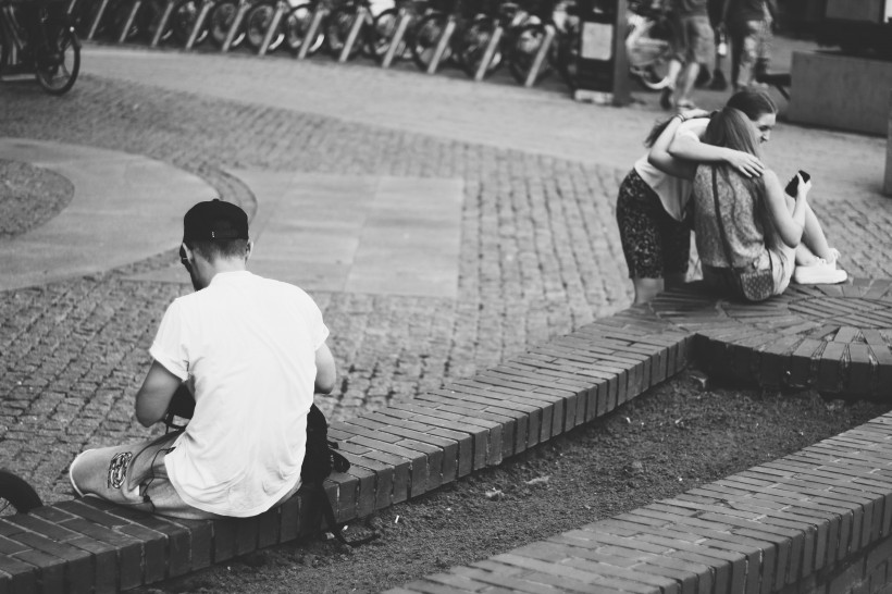 黑白街头摄影图片