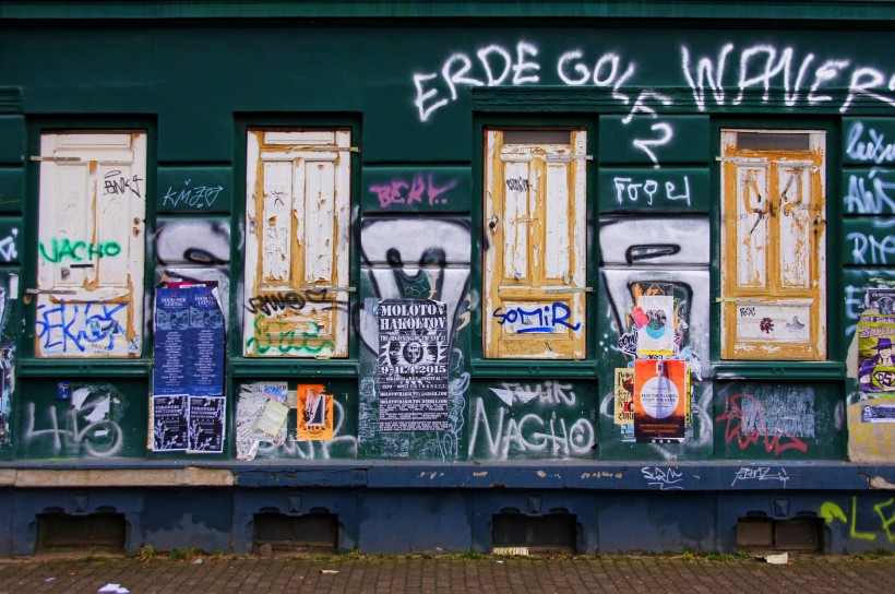 墙上的多彩涂鸦图片大全