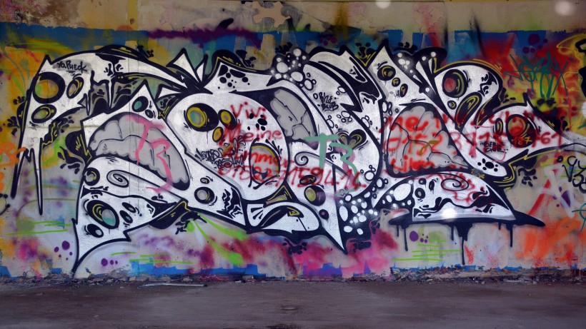 墙上的多彩涂鸦图片大全