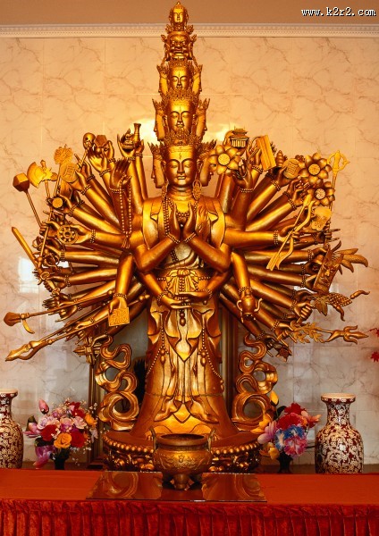 金光闪闪的佛像图片