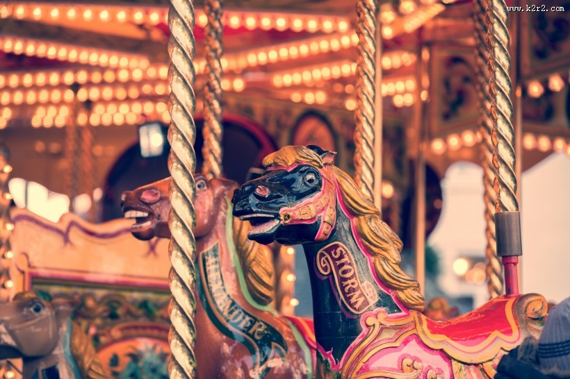 游乐场旋转木马复古油画图片