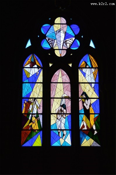教堂玻璃彩色花窗图片