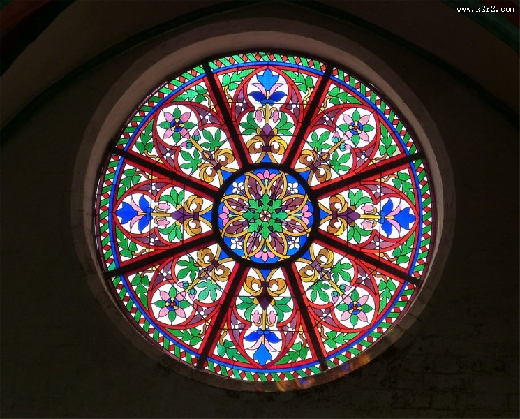 教堂玻璃彩色花窗图片