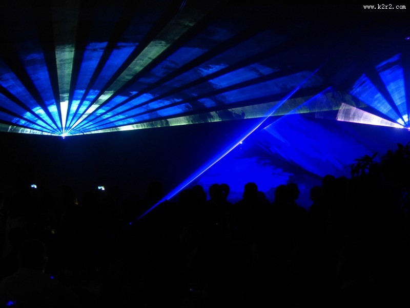 炫酷的激光表演图片