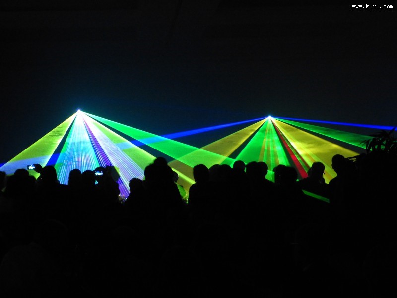 炫酷的激光表演图片