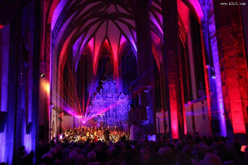 炫酷的激光表演图片