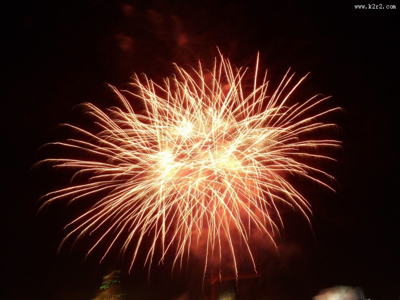 夜空中美丽的烟花图片大全