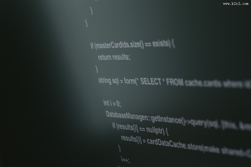 电脑屏幕上复杂的代码图片