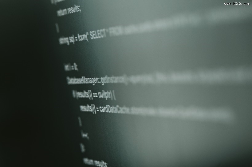 电脑屏幕上复杂的代码图片